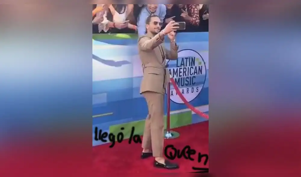 Maluma es blanco de crueles memes por look que lució en los Latin AMAs 2018
