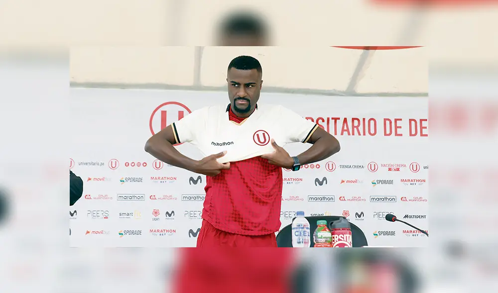 Nueva piel. Ramos se vistió de crema durante su presentación. Nueva piel. Ramos se vistió de crema durante su presentación.