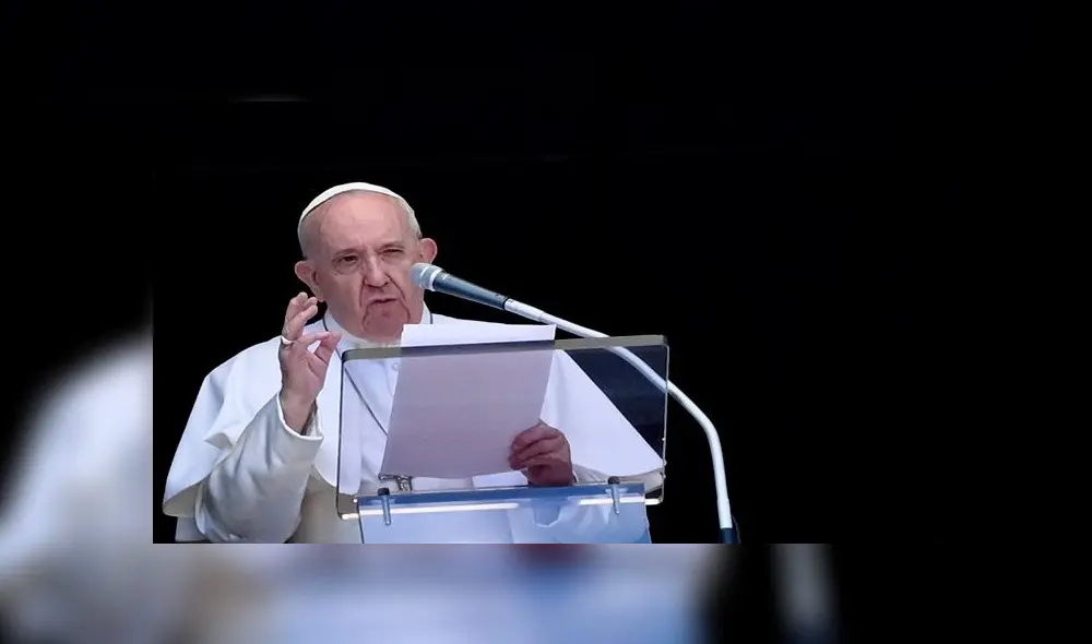 Pope Francis addresses worshipers on June 21, 2020 during the weekly Angelus prayer from a window of the apostolic palace over looking St. Peter's square in the Vatican, as the city-state eases its lockdown aimed at curbing the spread of the COVID-19 infection, caused by the novel coronavirus. (Photo by ANDREAS SOLARO / AFP) Pope Francis addresses worshipers on June 21, 2020 during the weekly Angelus prayer from a window of the apostolic palace over looking St. Peter's square in the Vatican, as the city-state eases its lockdown aimed at curbing the spread of the COVID-19 infection, caused by the novel coronavirus. (Photo by ANDREAS SOLARO / AFP)
