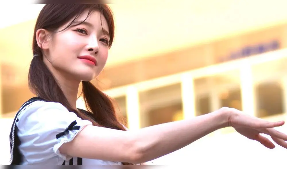 Kim Hee Jung, más conocida como Aini, es cantante y bailarina surcoreana, nacida el 13 de junio de 1991.