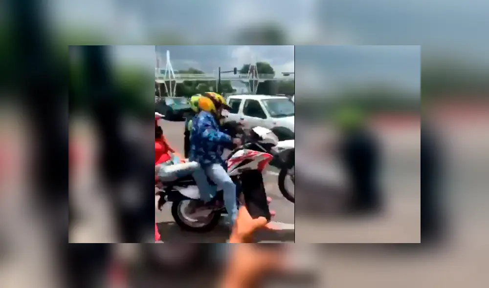 Vía YouTube. Joven motociclista trató de escapar de policía junto con su acompañante, pero su huida no salió como lo esperaba