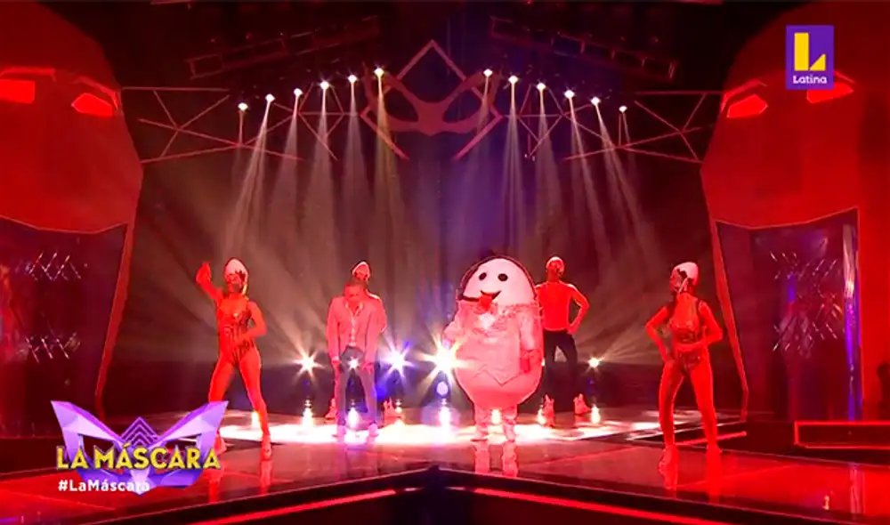 "Huevo" hizo bailar a Mathías Brivio al ritmo de axe. (Foto: Captura Latina)