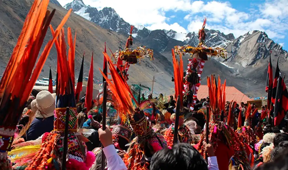 Peregrinación al Santuario de Qoyllurit’i en Cusco. (Foto: Andina) Peregrinación al Santuario de Qoyllurit’i en Cusco. (Foto: Andina)