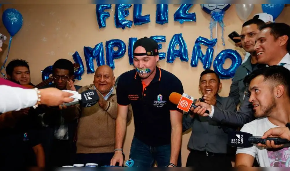 George Forsyth celebra a lo grande su cumpleaños tras denuncia de Vanessa Terkes