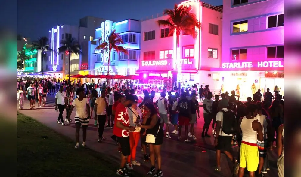 Las fiestas se han extendido por todo al condado con reuniones ilegales en viviendas de áreas residenciales Las fiestas se han extendido por todo al condado con reuniones ilegales en viviendas de áreas residenciales