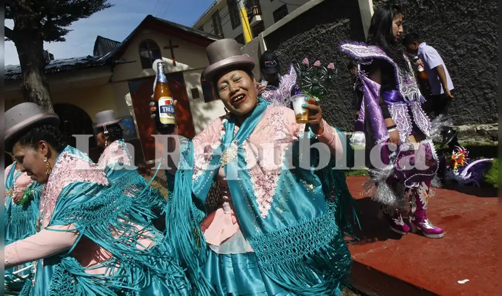 La fiesta continúa en las calles de Puno.