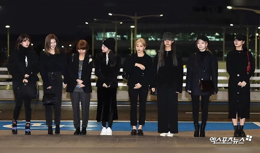 Las integrantes de TWICE a la llegada a Vietnam para los Asia Artist Awards 2019.