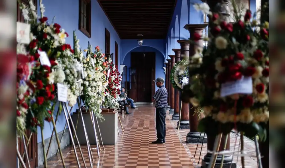 Velan al periodista y maestro César Lévano [FOTOS]