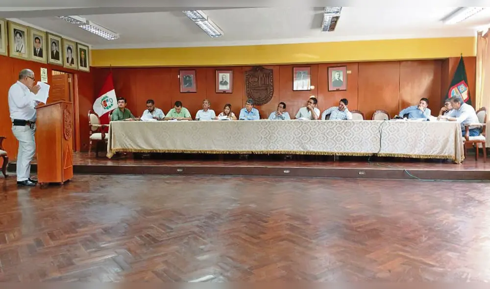 Sesión. Concejales rechazaron pedido de vacancia de Saldaña. Sesión. Concejales rechazaron pedido de vacancia de Saldaña.