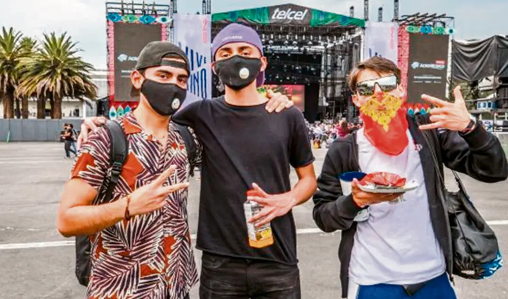 Protección. Público asistió con sus mascarillas Protección. Público asistió con sus mascarillas