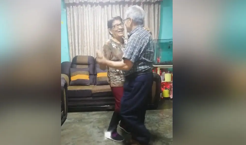 Desliza las imágenes para ver más detalles sobre esta tierna escena que es viral en redes sociales. Foto: captura de TikTok