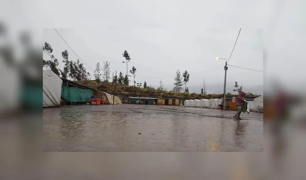 Lluvias afectaron a familias reubicadas por amenaza del volcán Ubinas Lluvias afectaron a familias reubicadas por amenaza del volcán Ubinas