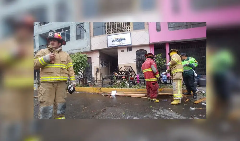 Bomberos atienden emergencia y trasladaron a heridos a los centros médicos de salud. (Foto: Difusión)