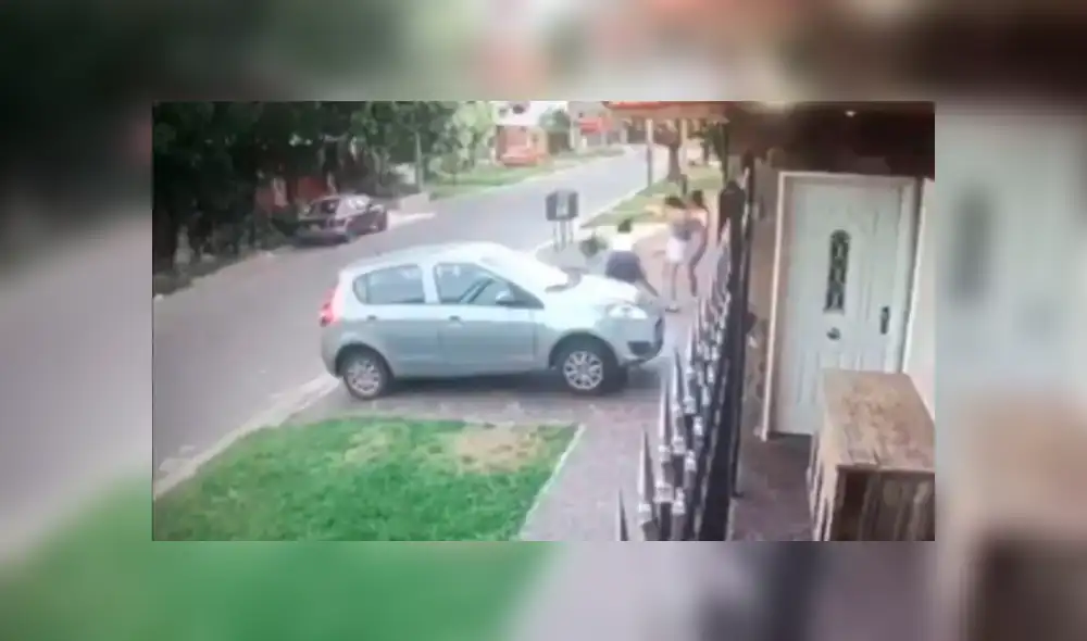 Delincuente entra a robar a casa de instructora de kick boxing y recibe una paliza [VIDEO]