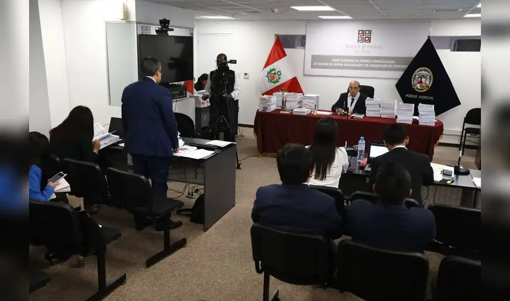 Fiscal José Domingo Pérez toma parte de la audiencia tras haber expuesto la posición del Ministerio Público. Foto: Jorge Cerdán / La República. Fiscal José Domingo Pérez toma parte de la audiencia tras haber expuesto la posición del Ministerio Público. Foto: Jorge Cerdán / La República.