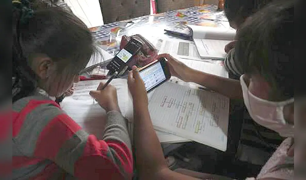 necesario. Celulares son básicos para educación a distancia. necesario. Celulares son básicos para educación a distancia.