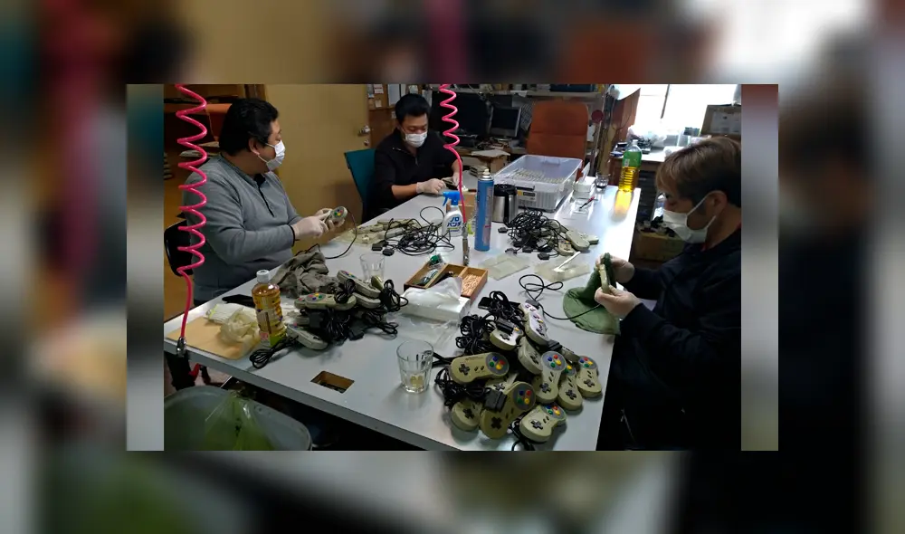 Grupo de voluntarios se ofreció a desinfectar y reparar las consolas que serán enviadas. Grupo de voluntarios se ofreció a desinfectar y reparar las consolas que serán enviadas.