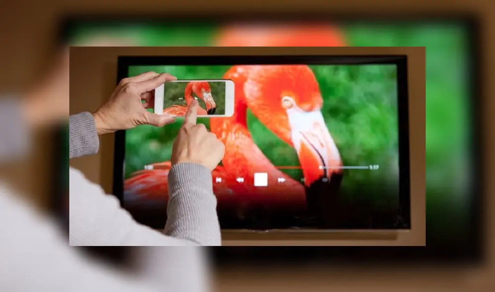 Si tienes un Smart TV que acepta la emisión de contenido a través de un Android, puedes duplicar el contenido de manera sencilla.