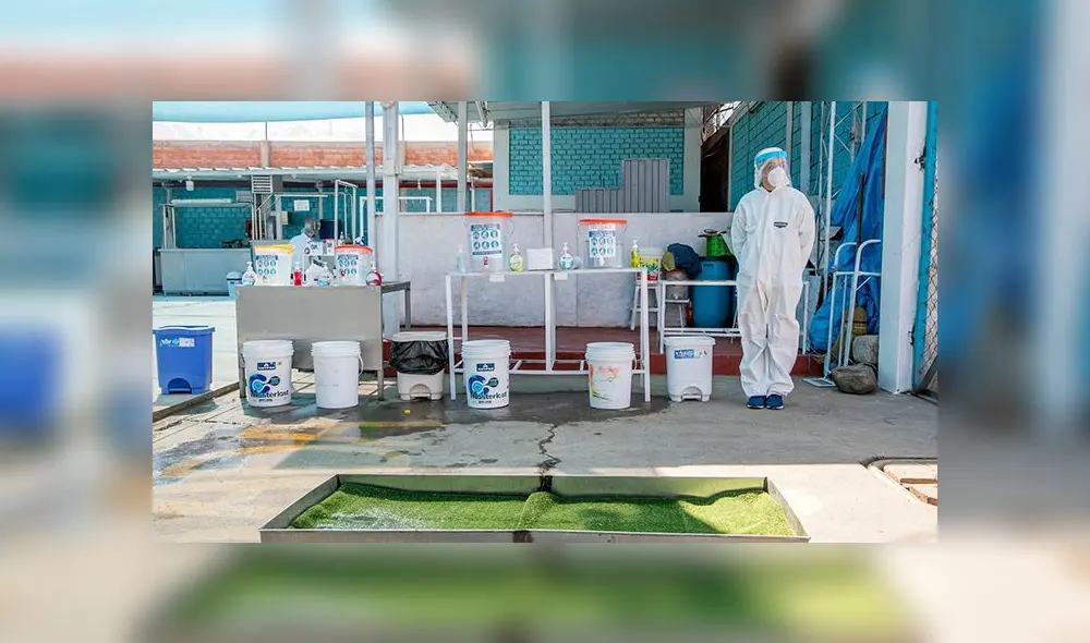 Comerciantes implementaron medidas sanitarias para poder reabrir al público.