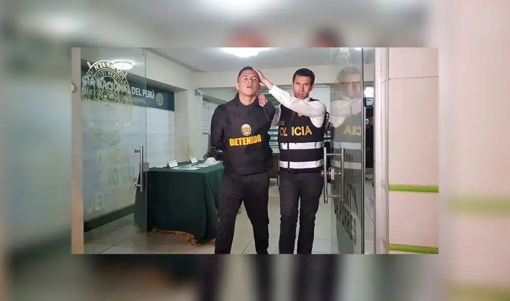 Delincuentes circulaban cerca al centro financiero de Fiori con actitud sospechosa y al negarse a identificarse, la PNP procedió a intervenirlos (Foto: Christian Moreno / Grupo La República) Delincuentes circulaban cerca al centro financiero de Fiori con actitud sospechosa y al negarse a identificarse, la PNP procedió a intervenirlos (Foto: Christian Moreno / Grupo La República)