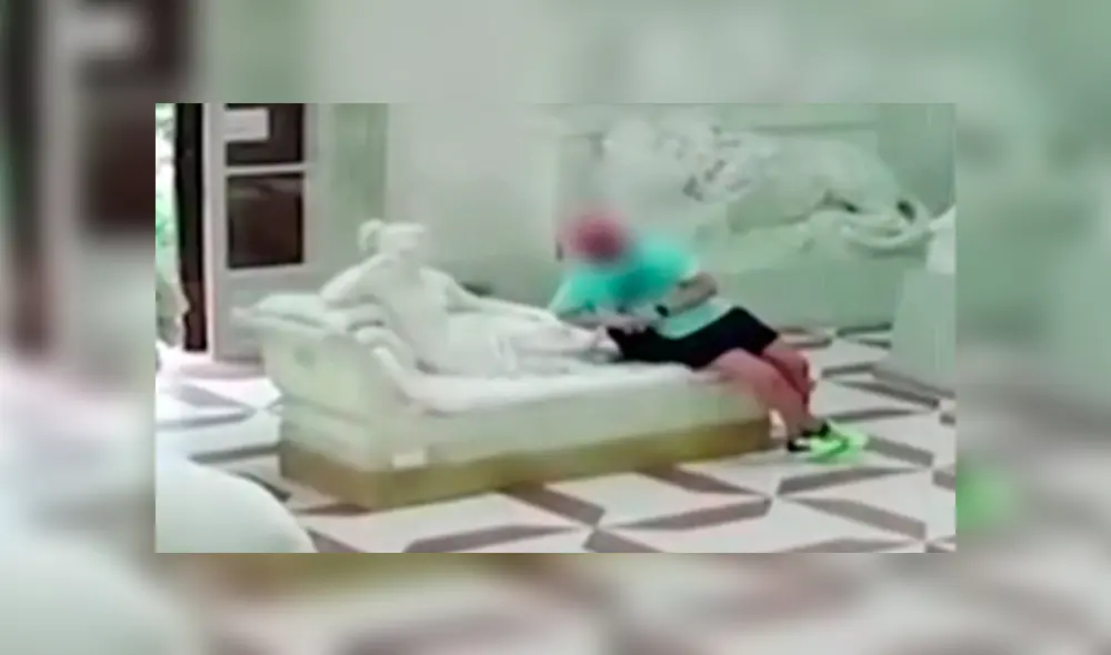 Desliza la imagen para ver el terrible error que cometió el turista. Foto: captura Desliza la imagen para ver el terrible error que cometió el turista. Foto: captura