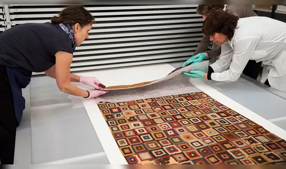 Suecia devuelve 79 textiles de la Cultura Paracas al Perú Suecia devuelve 79 textiles de la Cultura Paracas al Perú