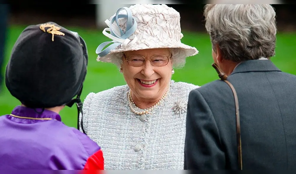Reina Isabel II habría censurado documental que expone intimidad de los Windsor