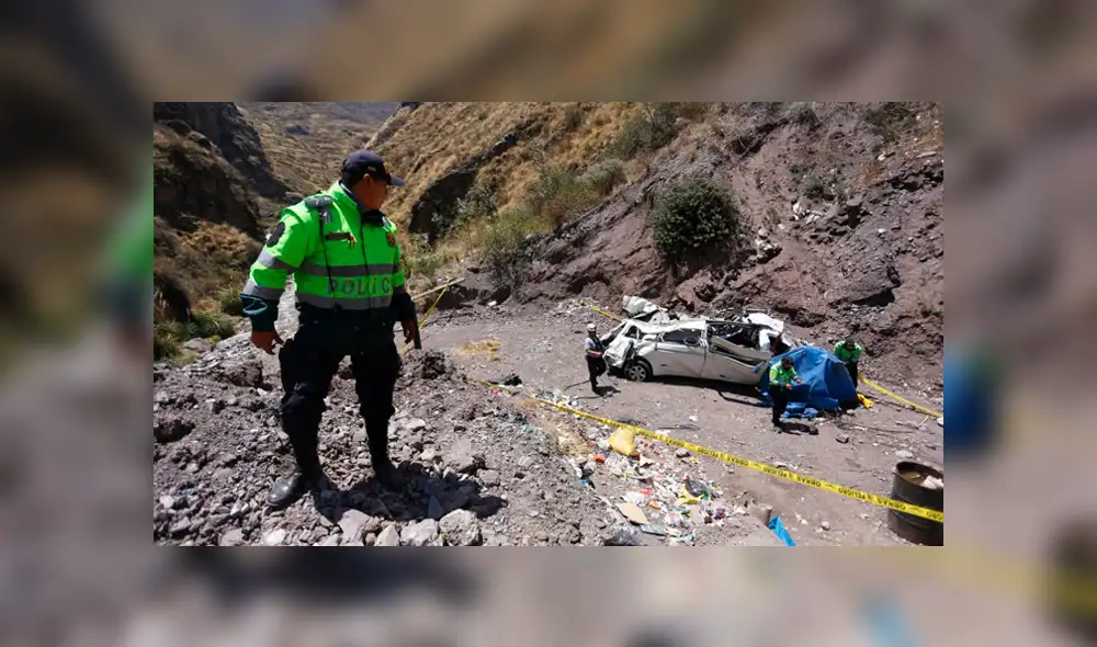Despiste de minivan en la carretera Central dejó dos muertes. Foto: Flavio Matos