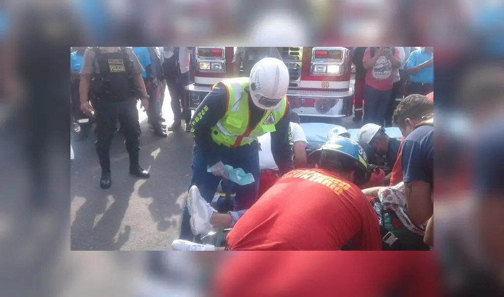 Según testigos, el causante del accidente fue el chofer del bus que se pasó la luz roja. (Foto: La República)
