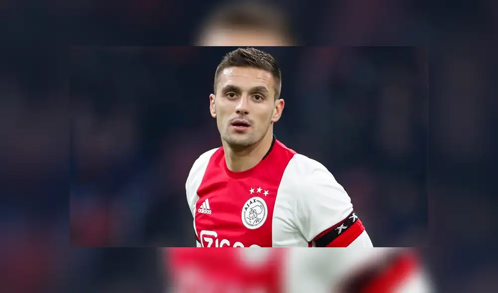 El delantero serbio actualmente milita en el Ajax de Holanda.