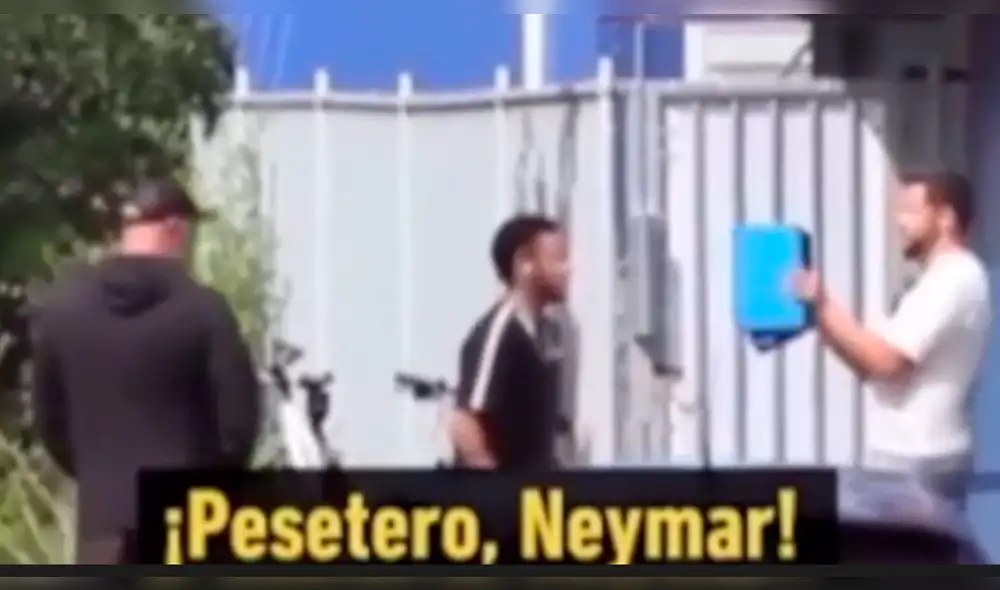 Neymar es insultado por un obrero en el marco de su posible salida al Barcelona. Neymar es insultado por un obrero en el marco de su posible salida al Barcelona.