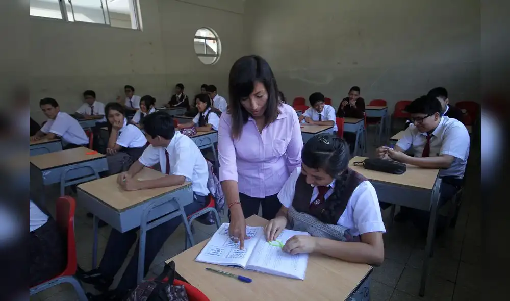 Darán bono de 18 mil soles a los primeros puestos de concurso público docente Darán bono de 18 mil soles a los primeros puestos de concurso público docente