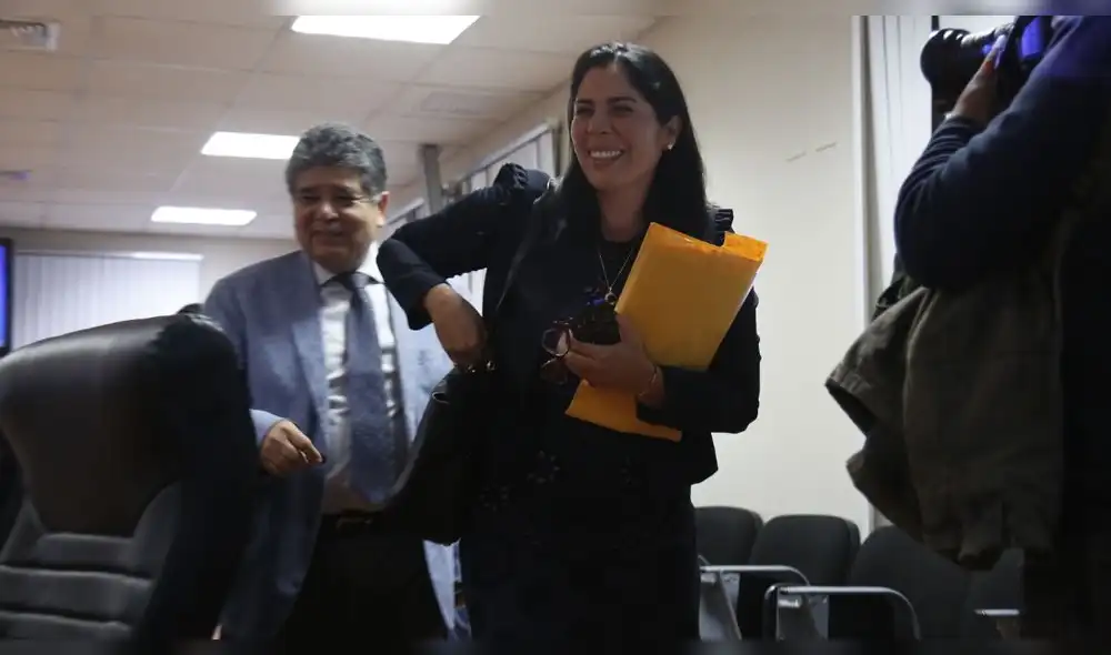 Úrsula Letona es denunciada en Comisión de Ética por tráfico de influencias