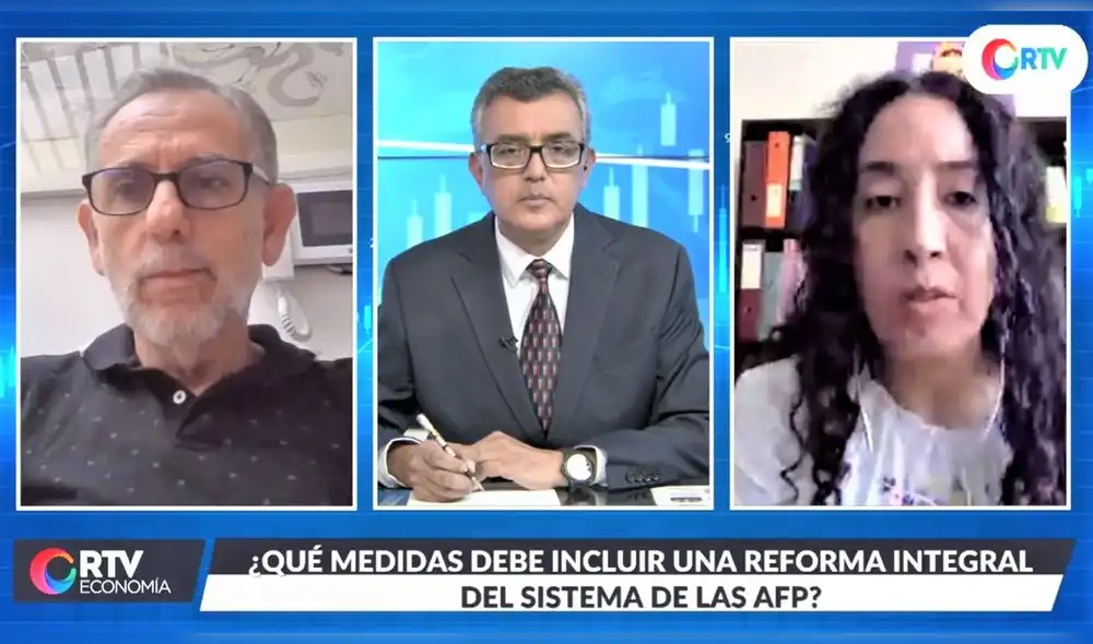 Pedro Francke y Giovanna Prialé en RTV Economía, conducido por el periodista Rumi Cevallos. Foto: Captura.