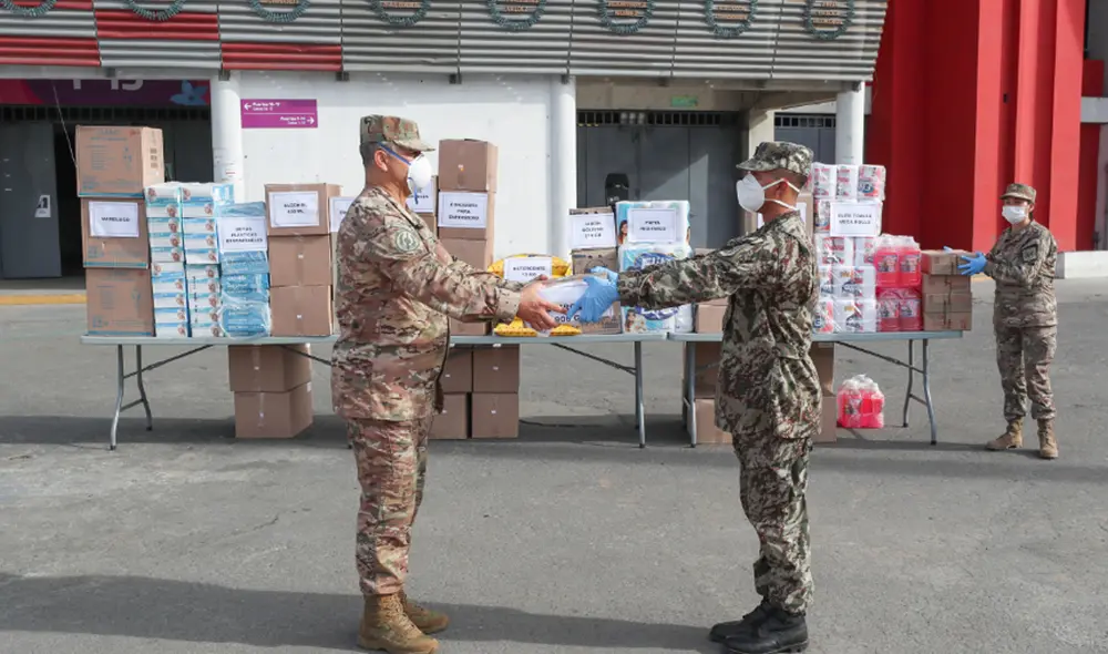 Selección peruana donó a las Fuerzas Armadas artículos de protección contra el COVID-19 Selección peruana donó a las Fuerzas Armadas artículos de protección contra el COVID-19