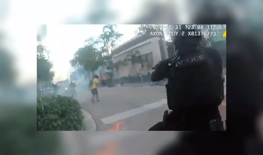 La policía de Fort Lauderdale investiga el material. Foto: captura The Miami Herald. La policía de Fort Lauderdale investiga el material. Foto: captura The Miami Herald.