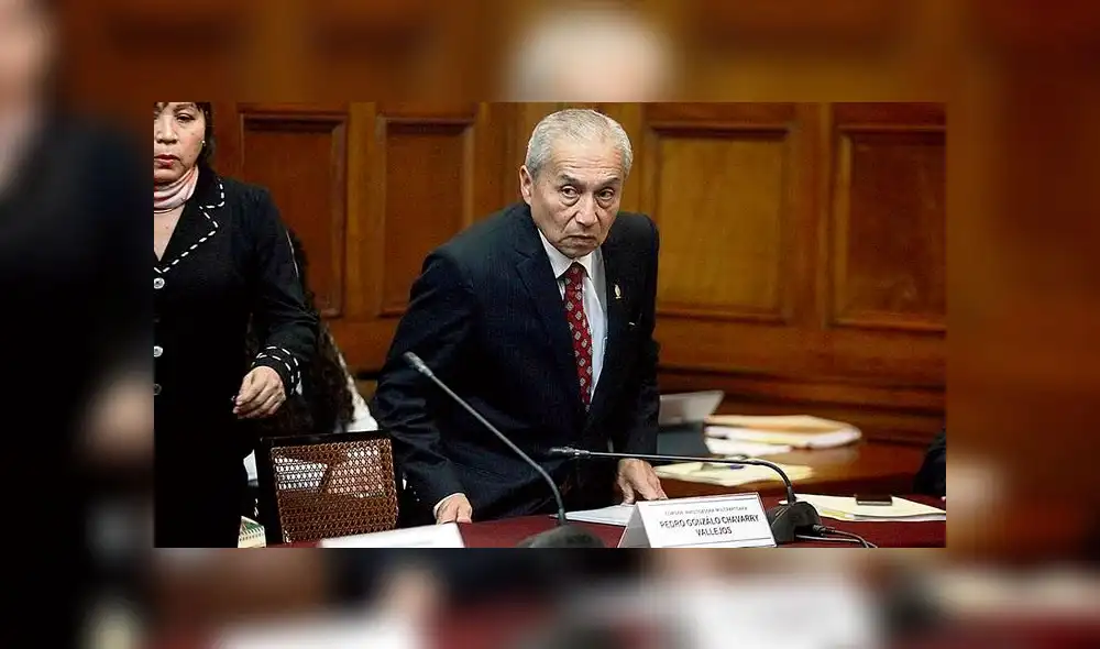 Abogado de Chávarry dice que mentir es "irrelevante" en términos penales [VIDEO]