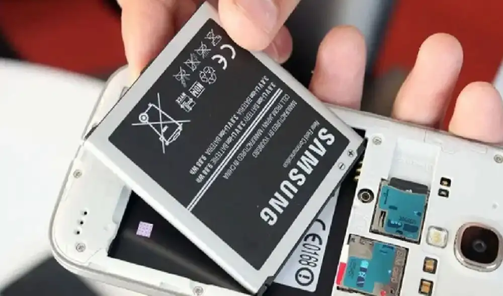 Batería extraíble en los smartphones. Foto: AndroidPhoria Batería extraíble en los smartphones. Foto: AndroidPhoria