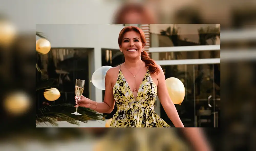 Magaly Medina festeja su primera semana de ‘Magaly TV, la firme’ en bikini