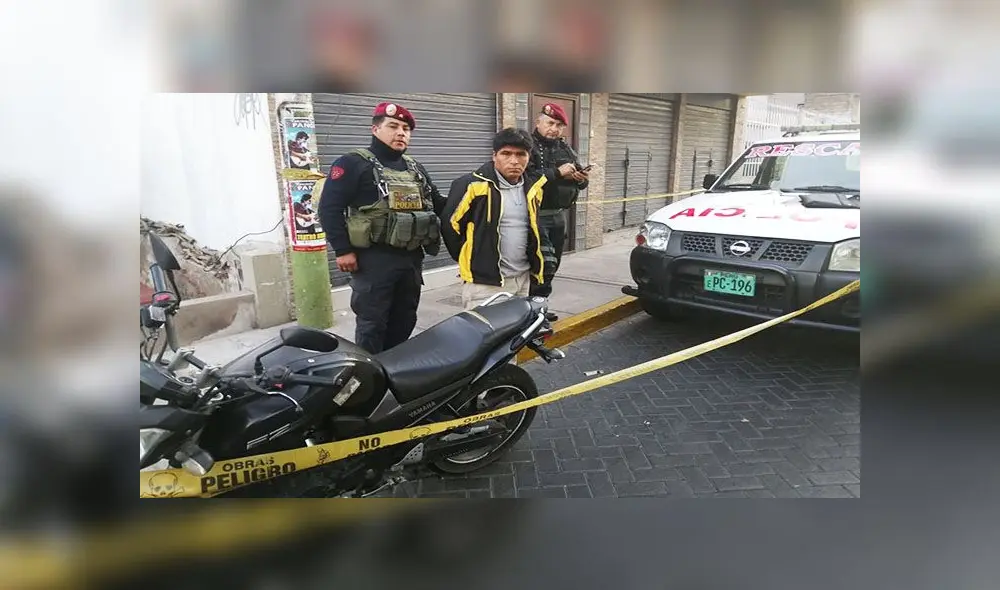 Delincuente pretendía robarse la moto. Delincuente pretendía robarse la moto.