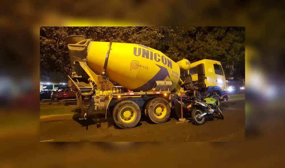 Surco: mujer murió tras ser arrastrada y atropellada por camión cargado de cemento Surco: mujer murió tras ser arrastrada y atropellada por camión cargado de cemento