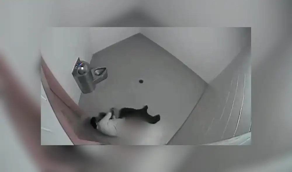 Hombre sufre un derrame cerebral, pero es encerrado en una celda al ser confundido con un ebrio [VIDEO]