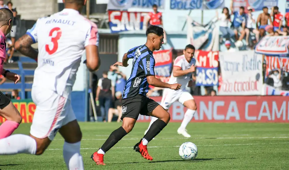 Nacional marcha tercero en el campeonato uruguayo. Foto: Twitter @CampeonatoAUF Nacional marcha tercero en el campeonato uruguayo. Foto: Twitter @CampeonatoAUF