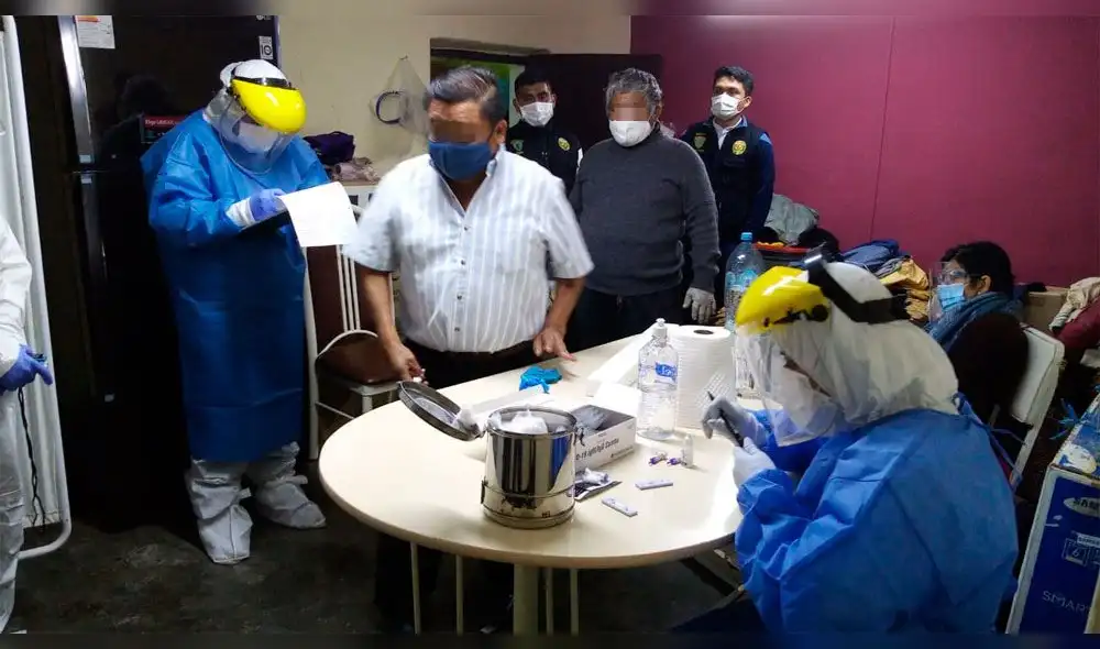 Policía Nacional intervino a dos personas por presunto delito contra la salud pública. (Foto: PNP)