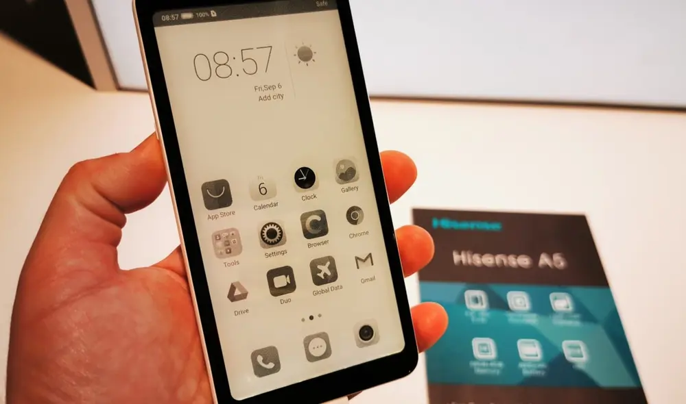 Así luce un teléfono con pantalla de tinta electrónica. Foto: Good e-Reader