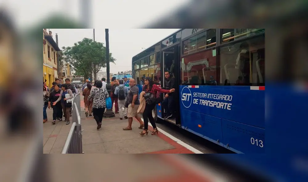 Este lunes 2 de diciembre nuevo servicio expreso del Metropolitano empieza a operar. Créditos: Joel Robles / La República.