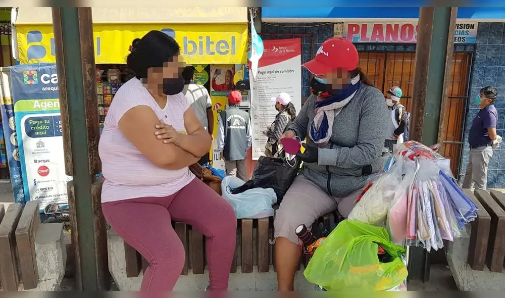 Cambio. Ante la pérdida de sus empleos, trabajadoras del hogar han optado por el comercio ambulatorio de mascarillas. Foto: La República Cambio. Ante la pérdida de sus empleos, trabajadoras del hogar han optado por el comercio ambulatorio de mascarillas. Foto: La República