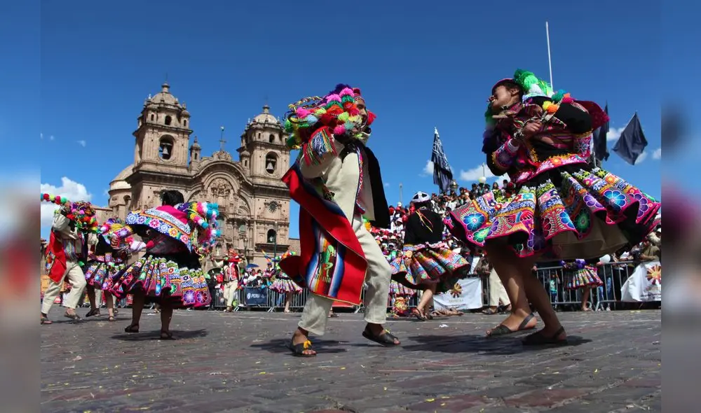 Cusco: Universidad Global y 22 institutos bailaron por el mes jubilar de la ciudad imperial [FOTOS]