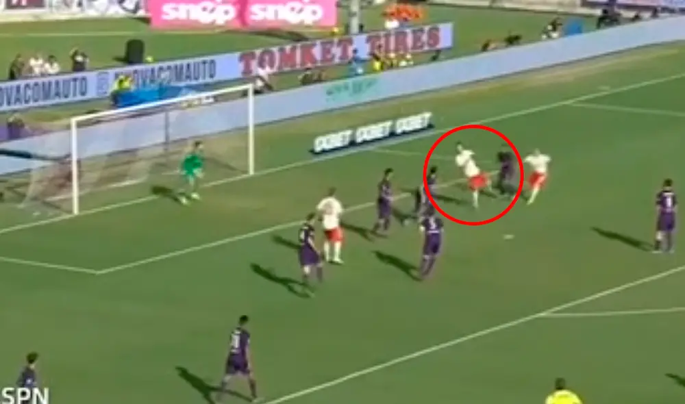 Juventus igualó a cero frente a la Fiorentina y Cristiano Ronaldo terminó siendo noticia por realizar una 'chalaca' mal ejecutada, que provocó la burla de la afición 'viola'. Juventus igualó a cero frente a la Fiorentina y Cristiano Ronaldo terminó siendo noticia por realizar una 'chalaca' mal ejecutada, que provocó la burla de la afición 'viola'.