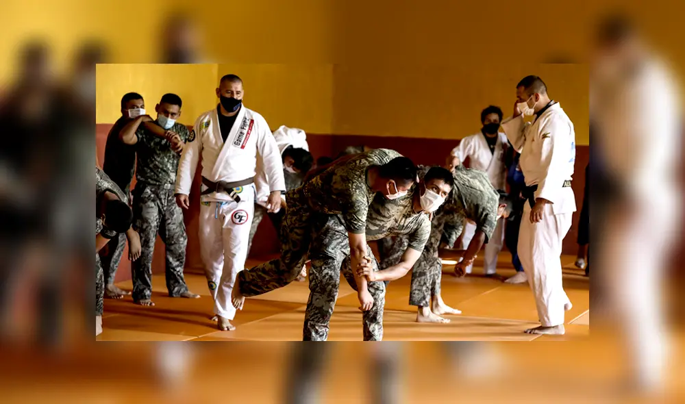 Los militares entrenan en las instalaciones del Regimiento de Caballería “Mariscal Domingo nieto”. Foto: Rodolfo Contreras. Los militares entrenan en las instalaciones del Regimiento de Caballería “Mariscal Domingo nieto”. Foto: Rodolfo Contreras.
